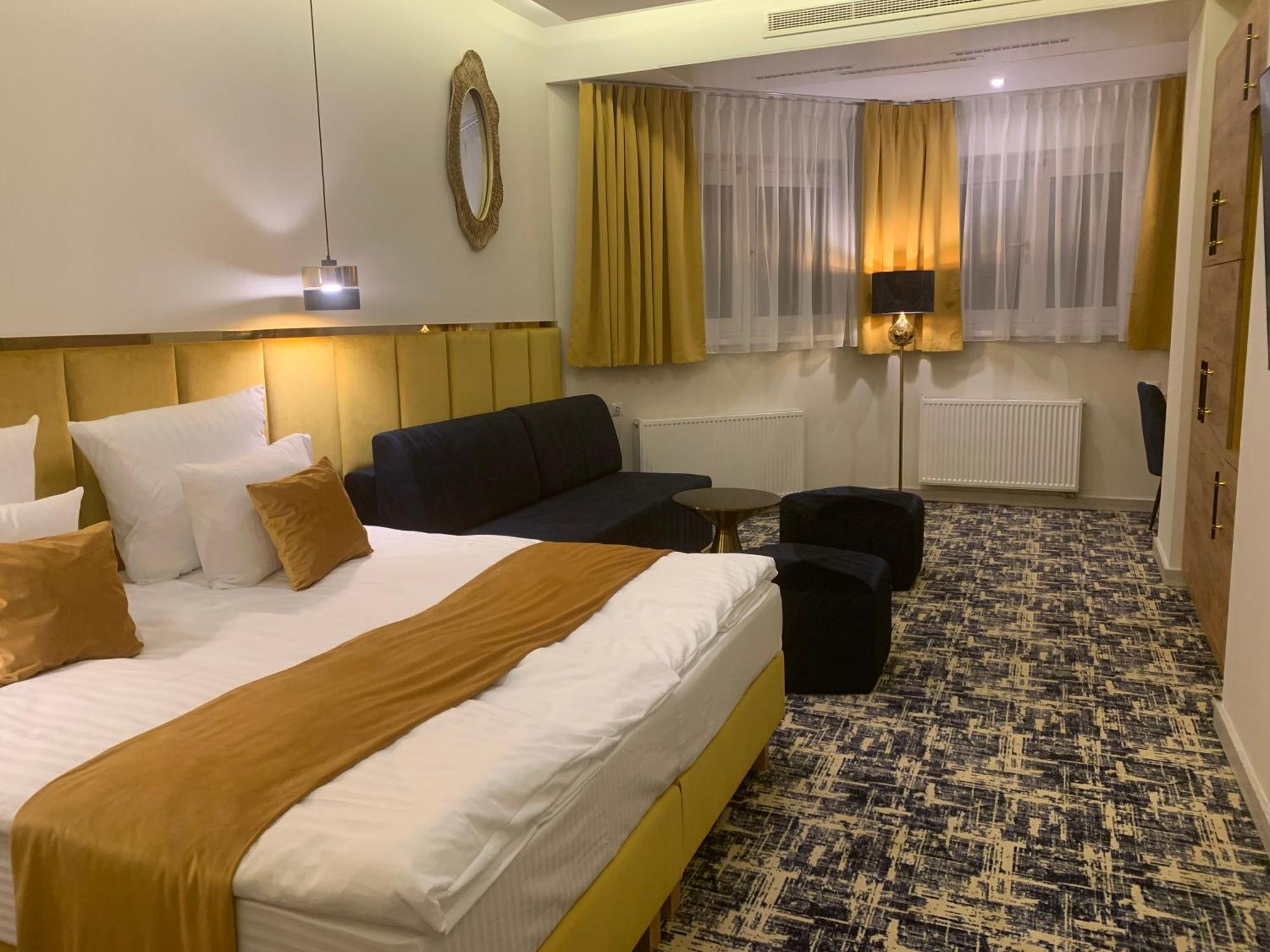 Piramida Aparthotel Boleslawiec  Exterior photo